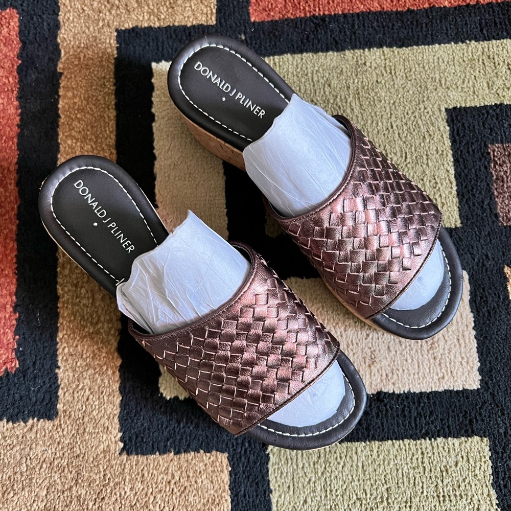 Donald Pliner Sandals
